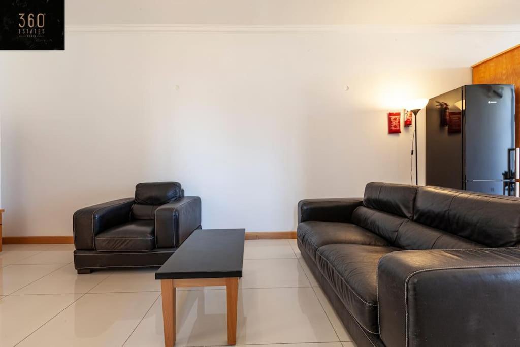 Comfortable Penthouse, Served With Lift, Wifi & Ac By 360 Estates Gżira Kültér fotó