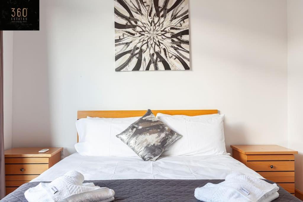 Comfortable Penthouse, Served With Lift, Wifi & Ac By 360 Estates Gżira Kültér fotó